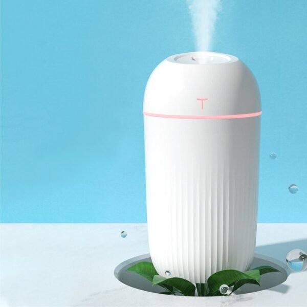White USB humidifier HM420 with 420ml capacity and soft night light for desktop or bedroom use