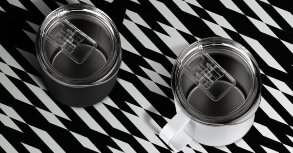 KOOLAR 300ml insulated mug with lid – stainless steel design - display